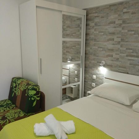Apartments Meri Vodice Buitenkant foto