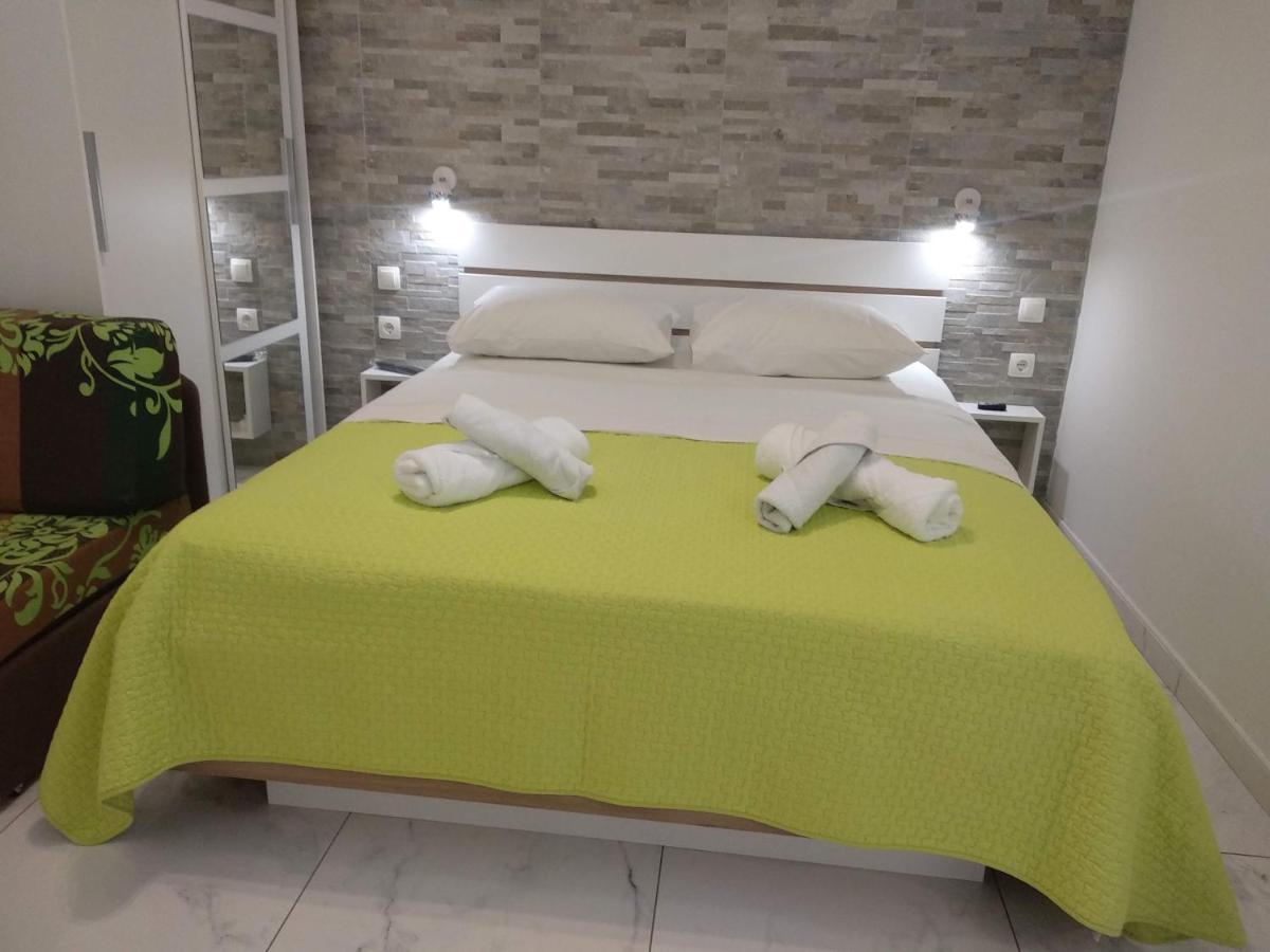 Apartments Meri Vodice Buitenkant foto