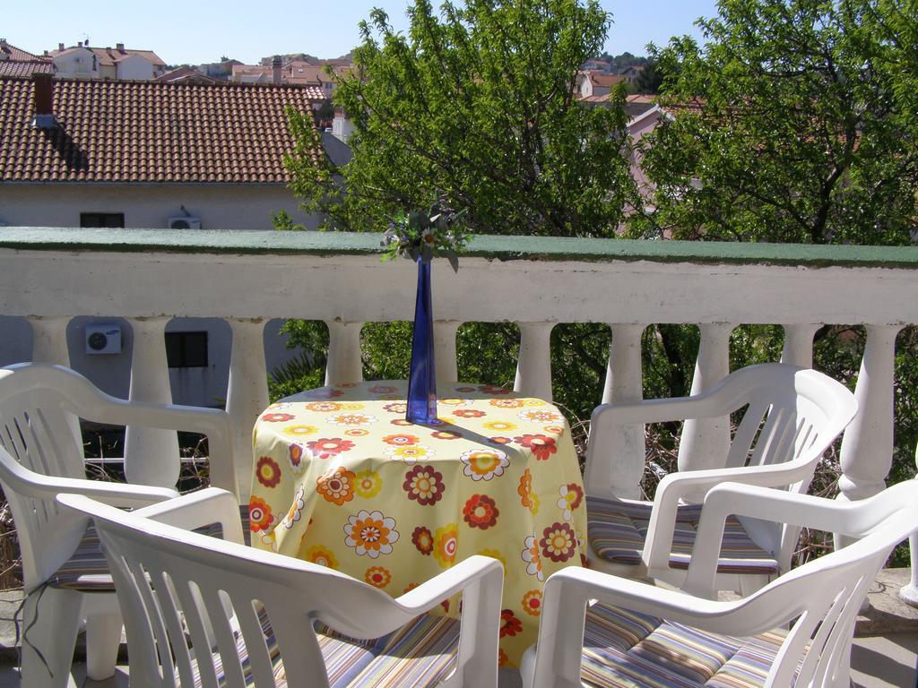 Apartments Meri Vodice Buitenkant foto