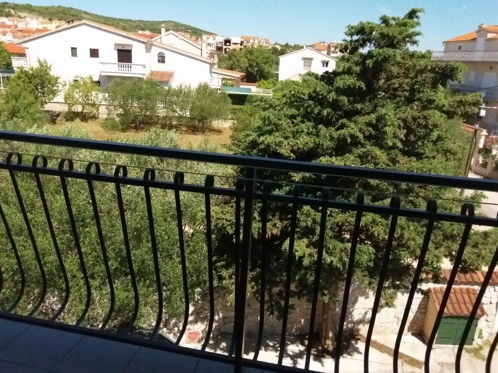 Apartments Meri Vodice Buitenkant foto