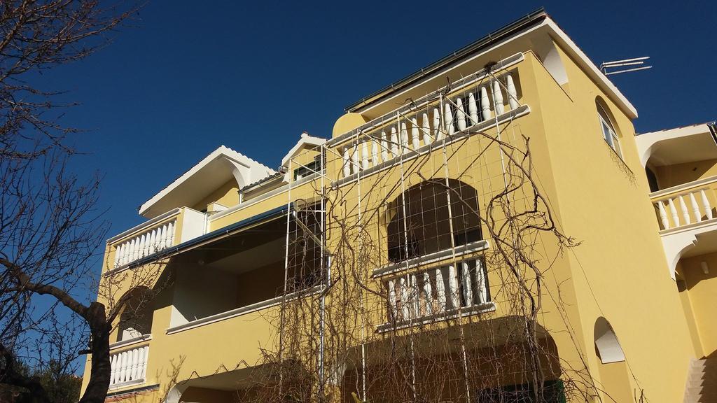 Apartments Meri Vodice Buitenkant foto