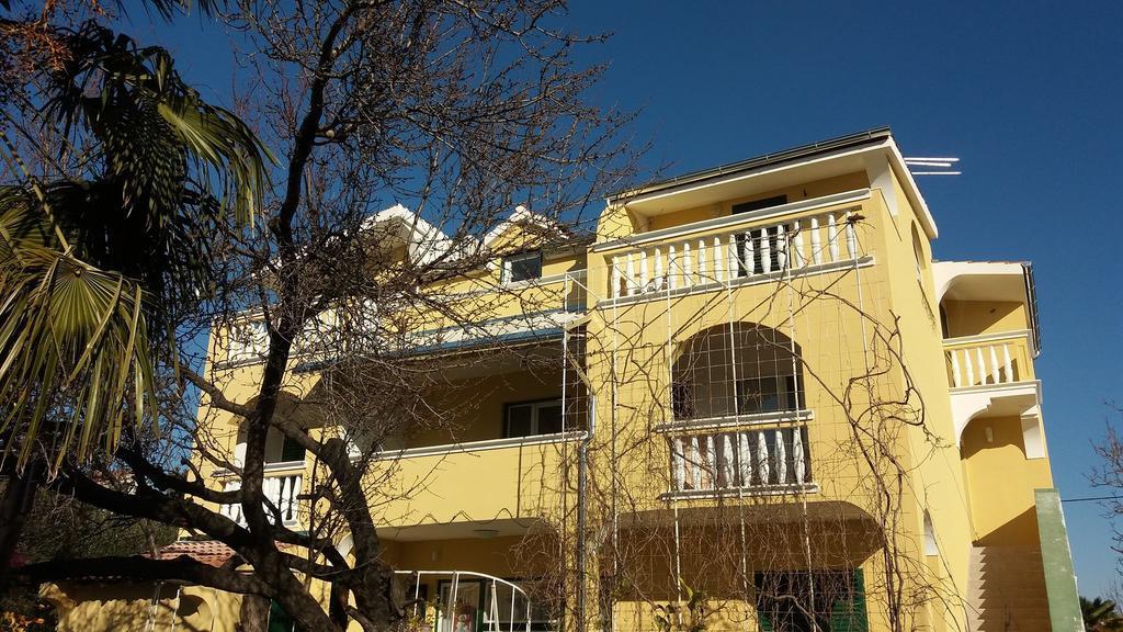 Apartments Meri Vodice Buitenkant foto