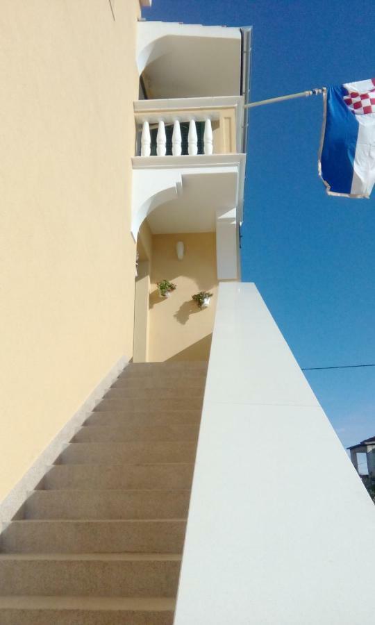 Apartments Meri Vodice Buitenkant foto