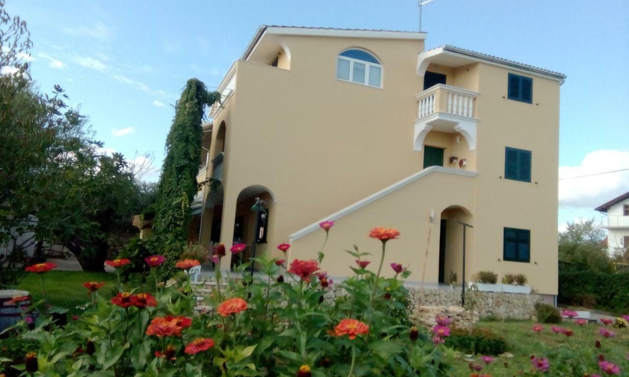Apartments Meri Vodice Buitenkant foto