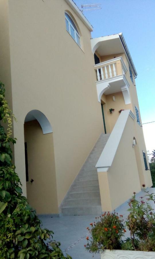 Apartments Meri Vodice Buitenkant foto