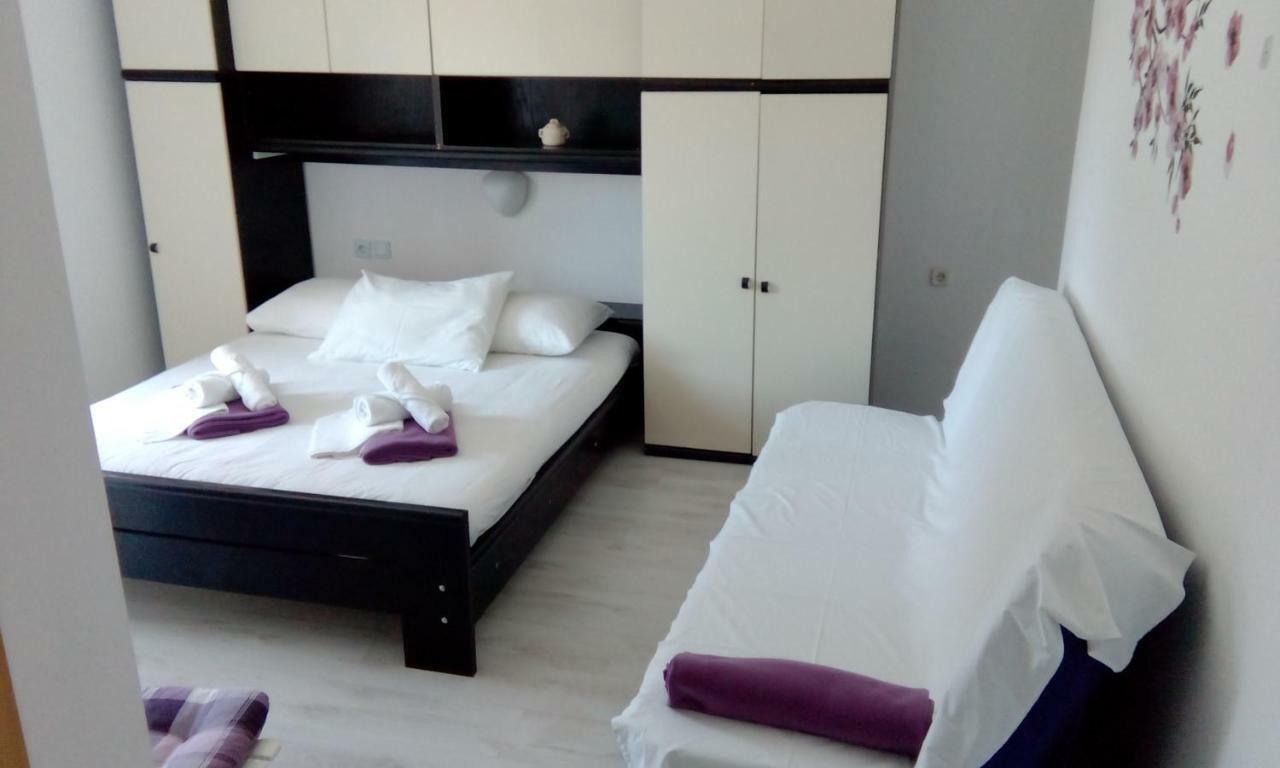 Apartments Meri Vodice Buitenkant foto