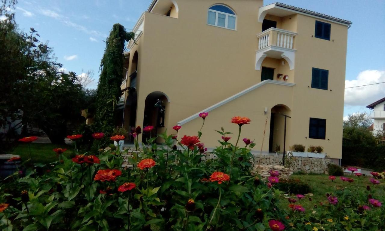 Apartments Meri Vodice Buitenkant foto